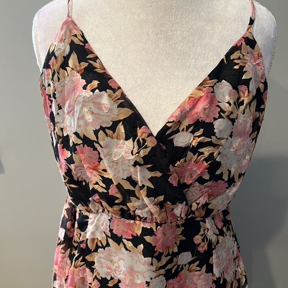 Lulu’s Floral Mini Dress - Picture 2 of 6